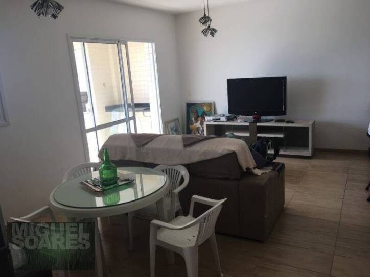 Apartamento à venda com 2 quartos, 94m² - Foto 3