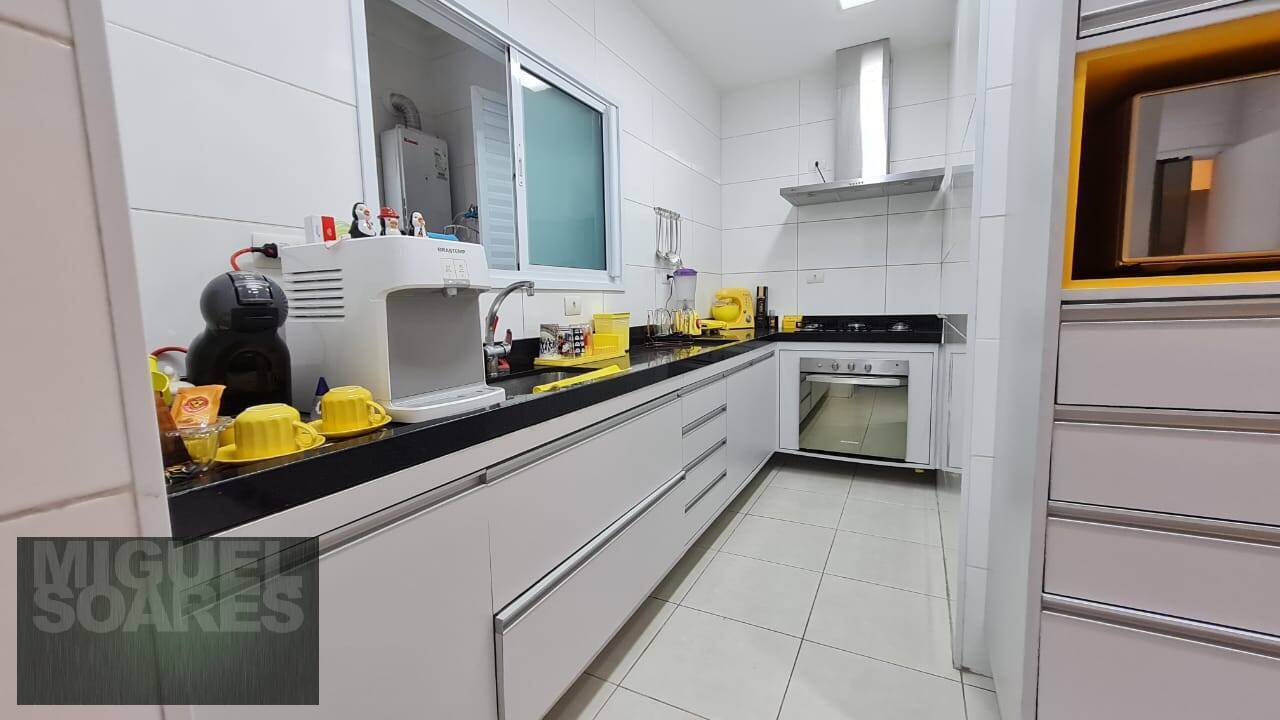 Apartamento à venda com 3 quartos, 190m² - Foto 8