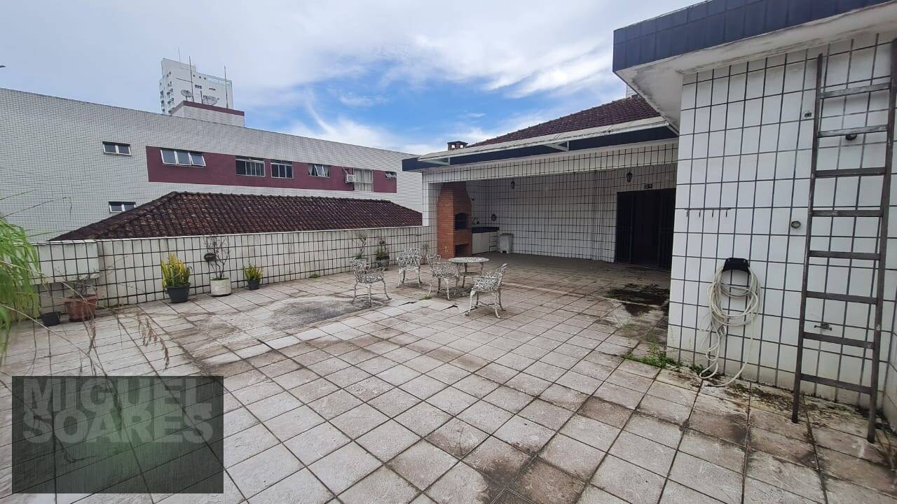 Casa à venda e aluguel com 5 quartos, 357m² - Foto 11