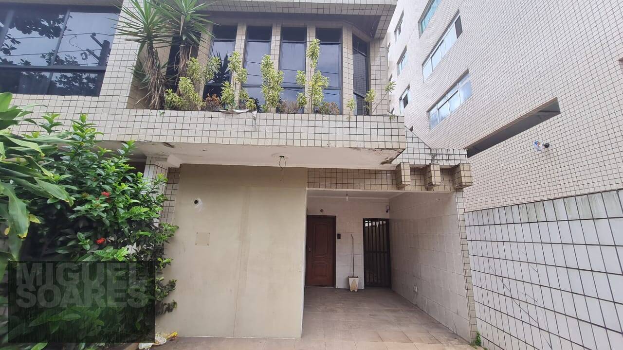 Casa à venda e aluguel com 5 quartos, 357m² - Foto 23