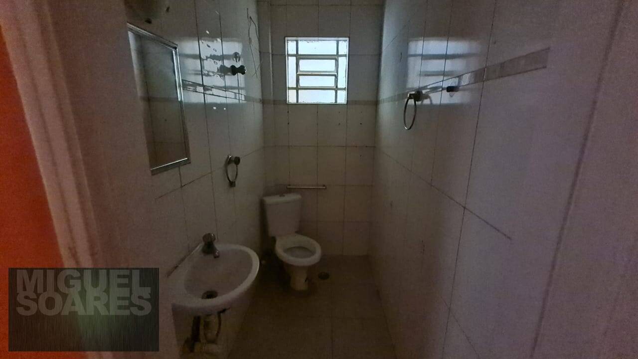 Casa à venda e aluguel com 8 quartos, 295m² - Foto 11