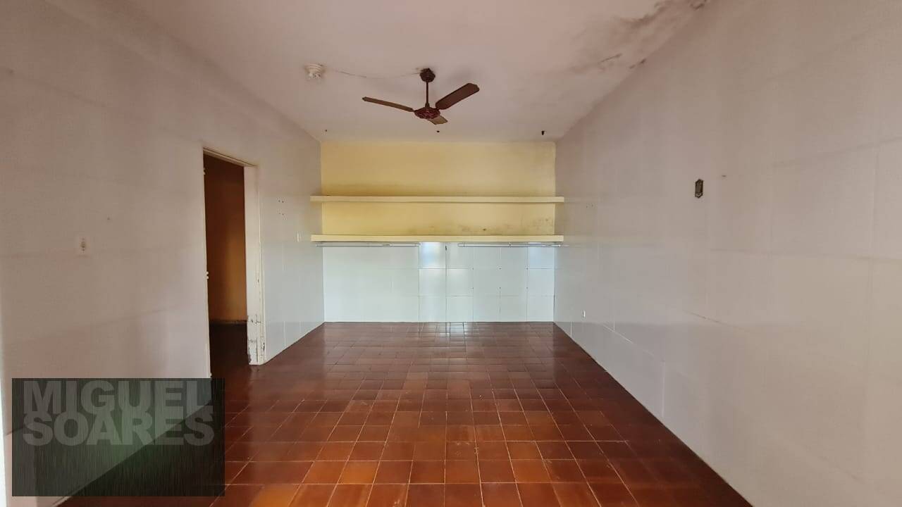 Casa à venda e aluguel com 8 quartos, 295m² - Foto 16