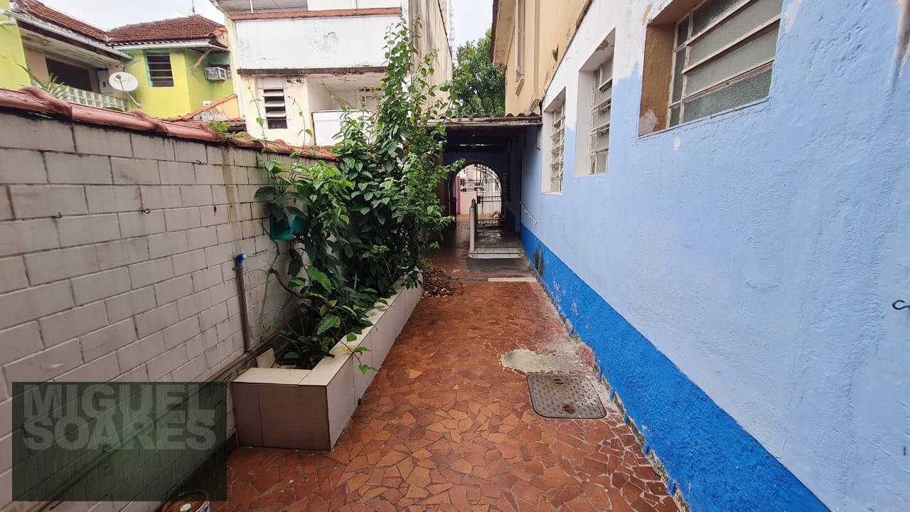 Casa à venda e aluguel com 8 quartos, 295m² - Foto 2