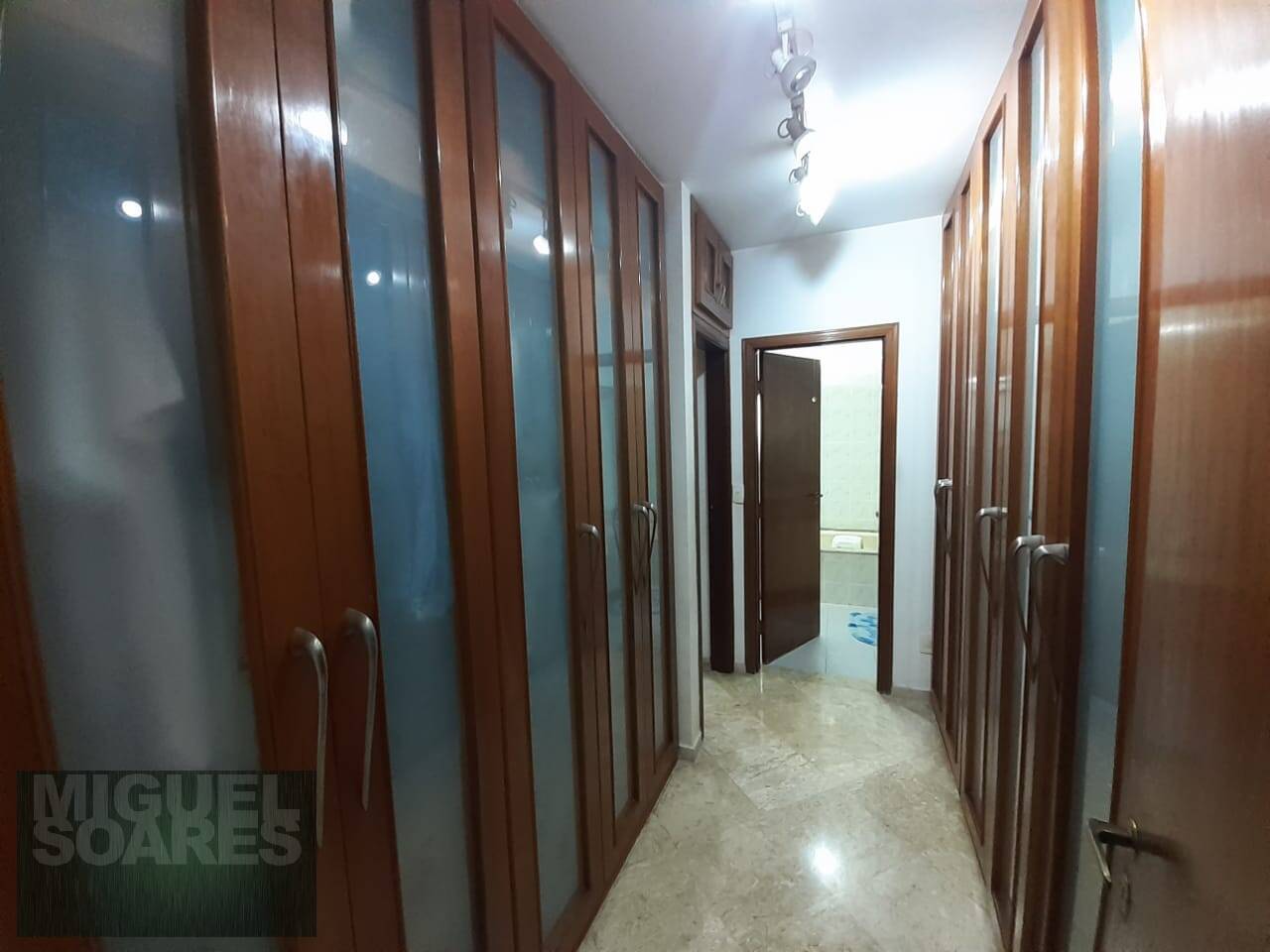 Apartamento à venda com 3 quartos, 197m² - Foto 7