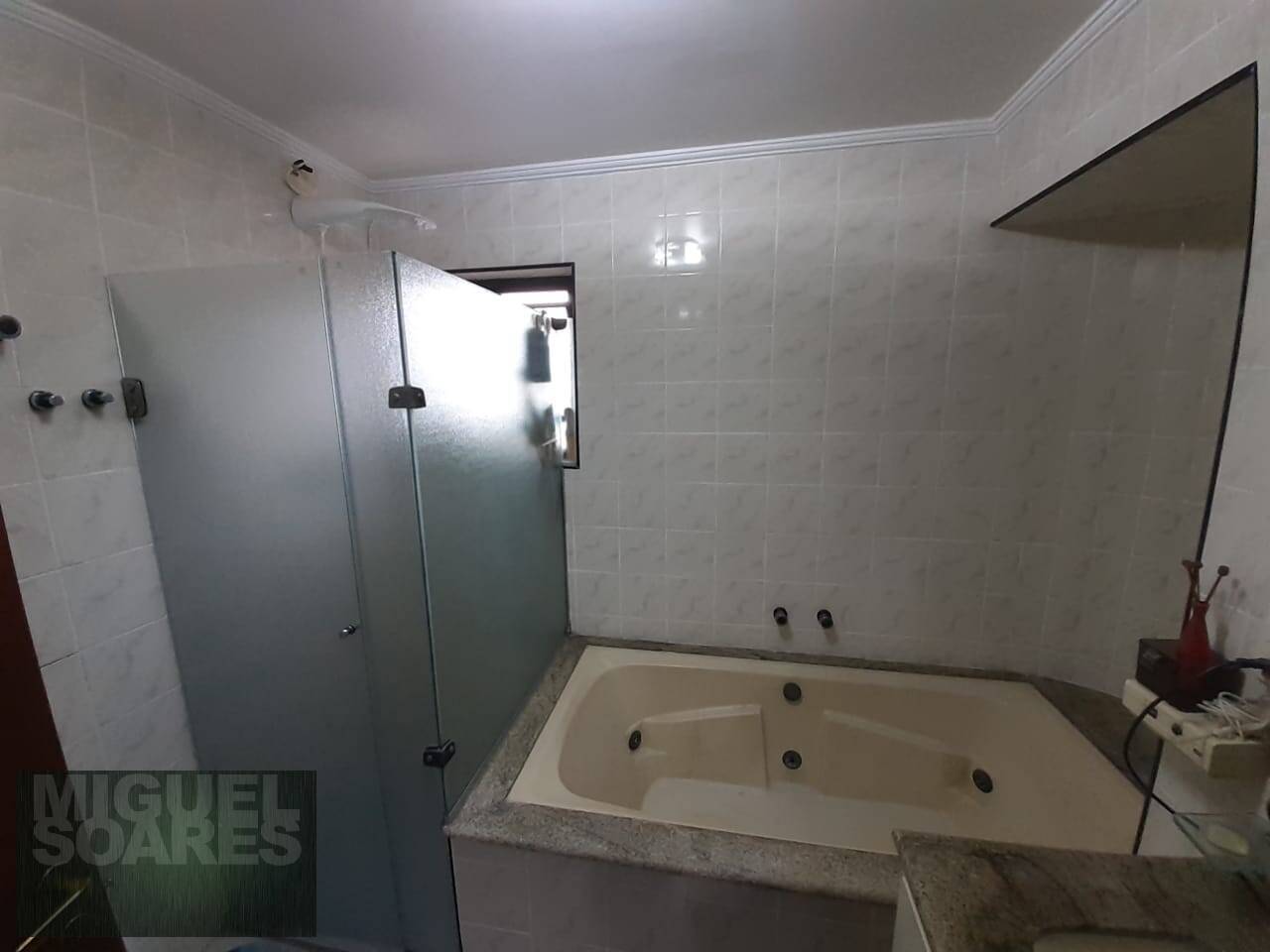 Apartamento à venda com 3 quartos, 197m² - Foto 9