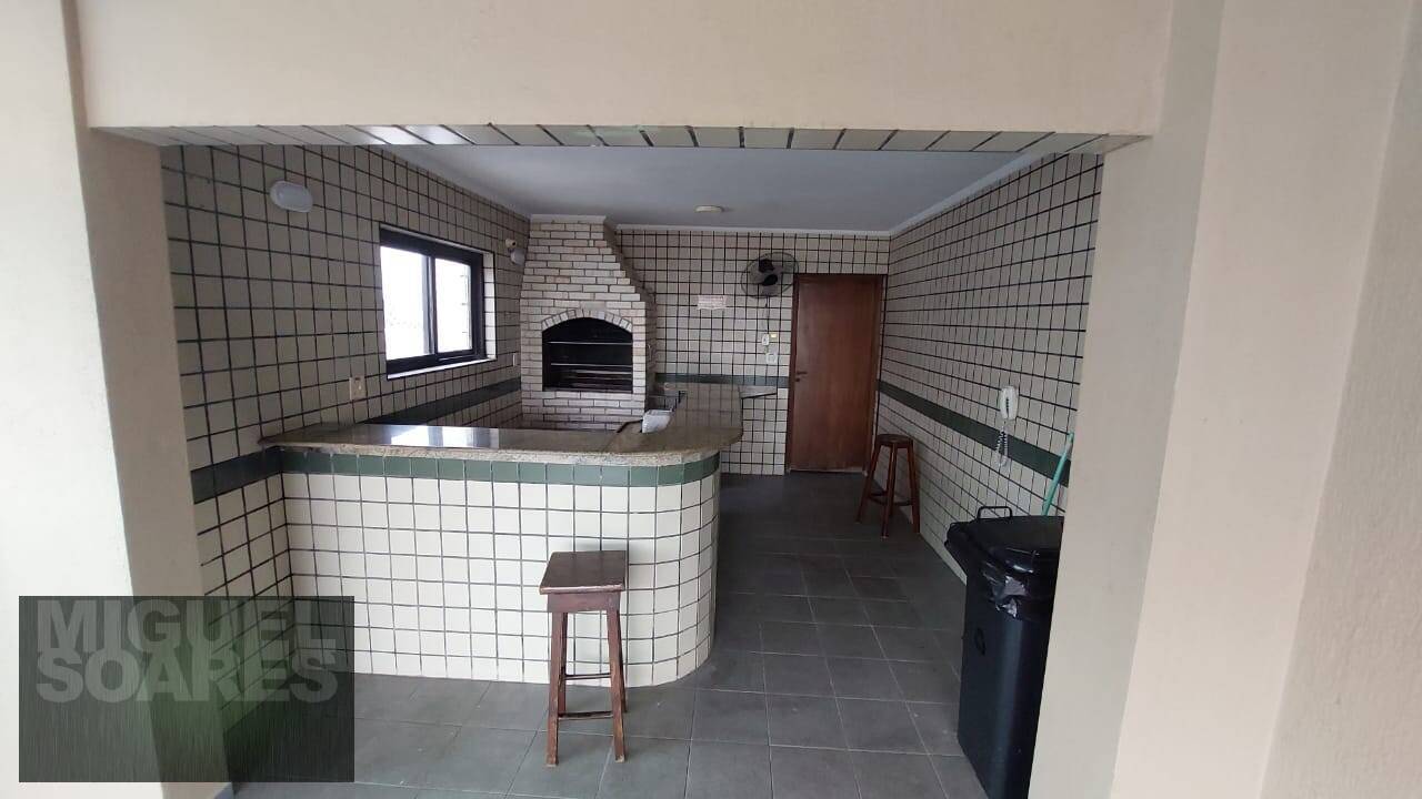 Apartamento à venda com 3 quartos, 197m² - Foto 11