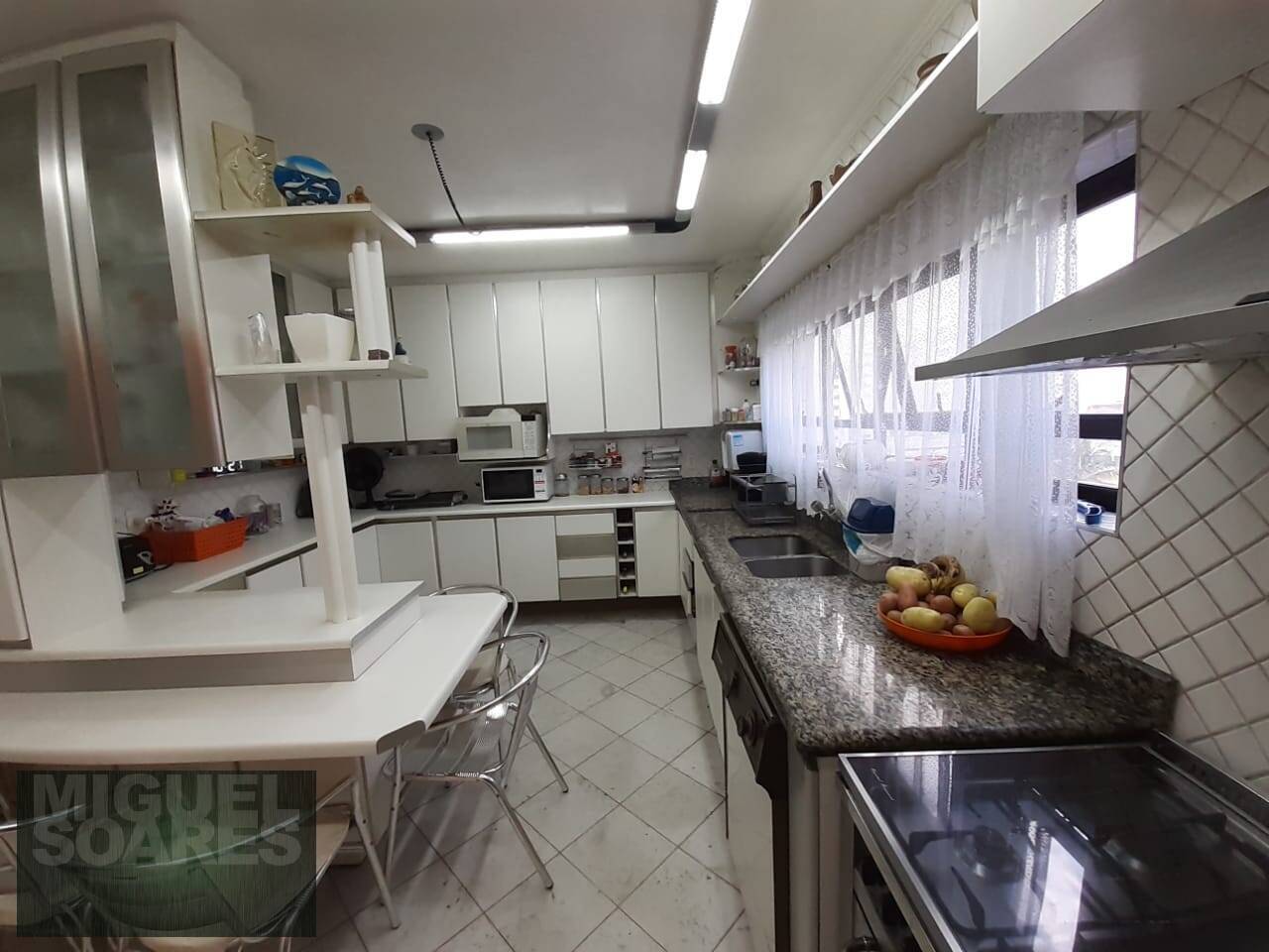 Apartamento à venda com 3 quartos, 197m² - Foto 22