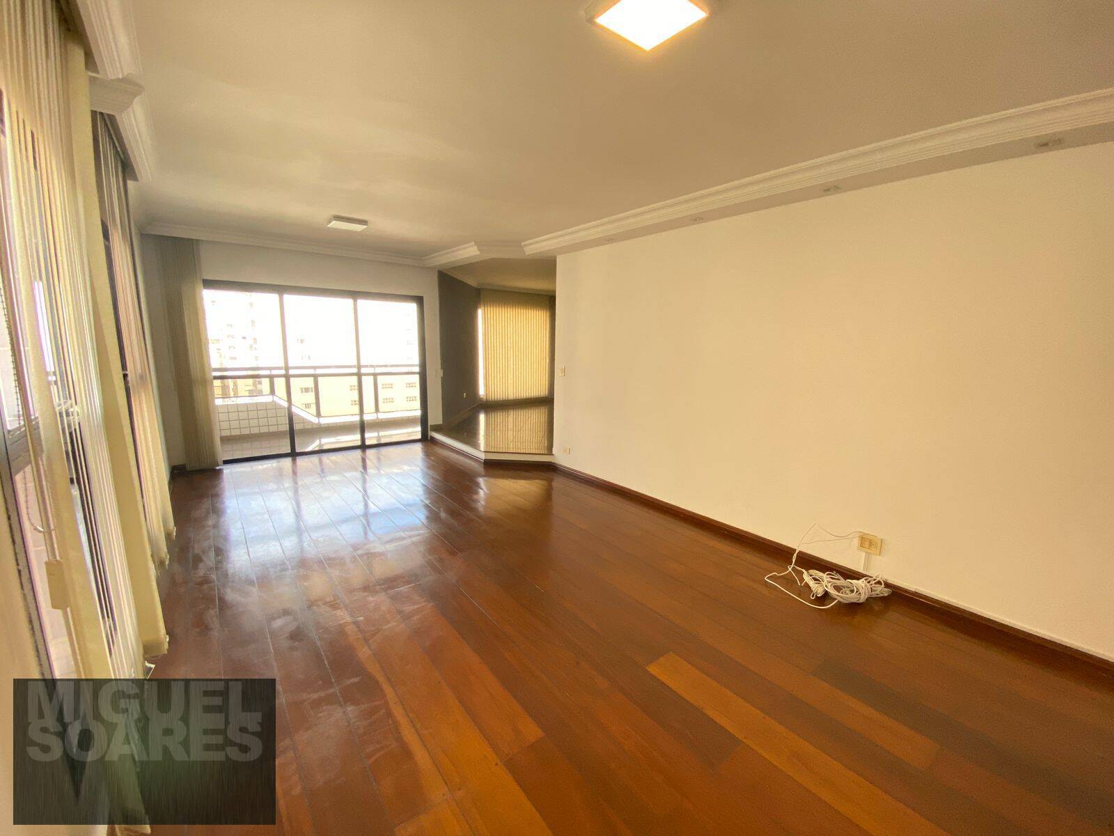 Apartamento à venda e aluguel com 4 quartos, 240m² - Foto 4