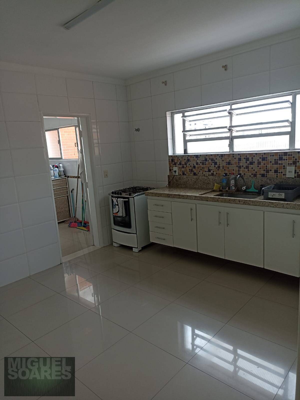 Apartamento à venda com 3 quartos, 140m² - Foto 5