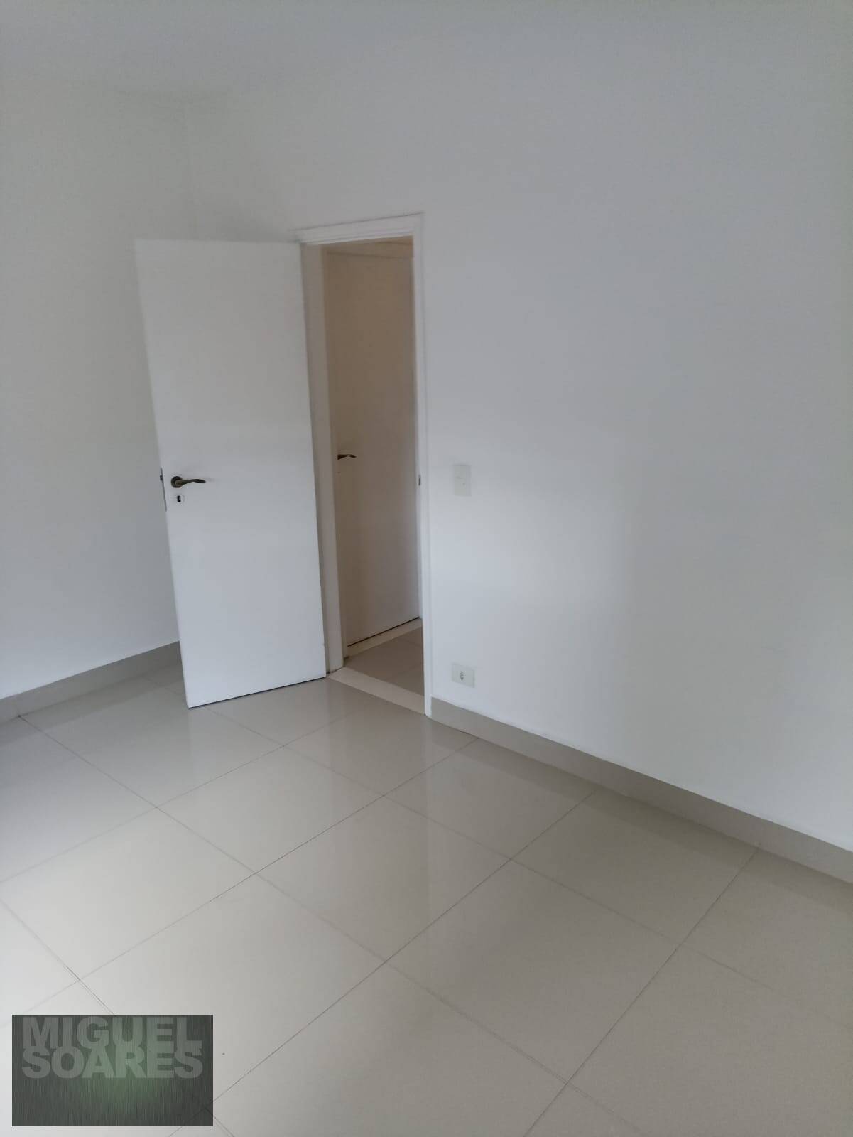 Apartamento à venda com 3 quartos, 140m² - Foto 21