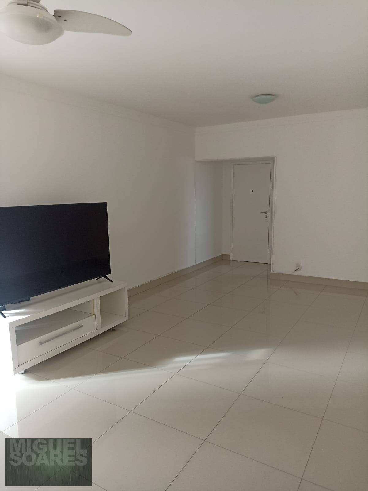 Apartamento à venda com 3 quartos, 140m² - Foto 1