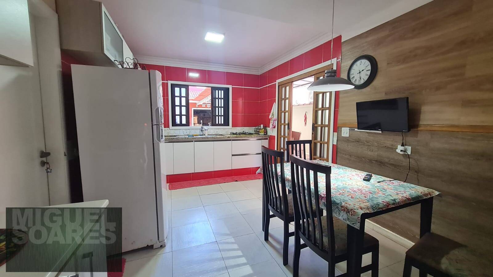 Casa à venda com 3 quartos, 284m² - Foto 8