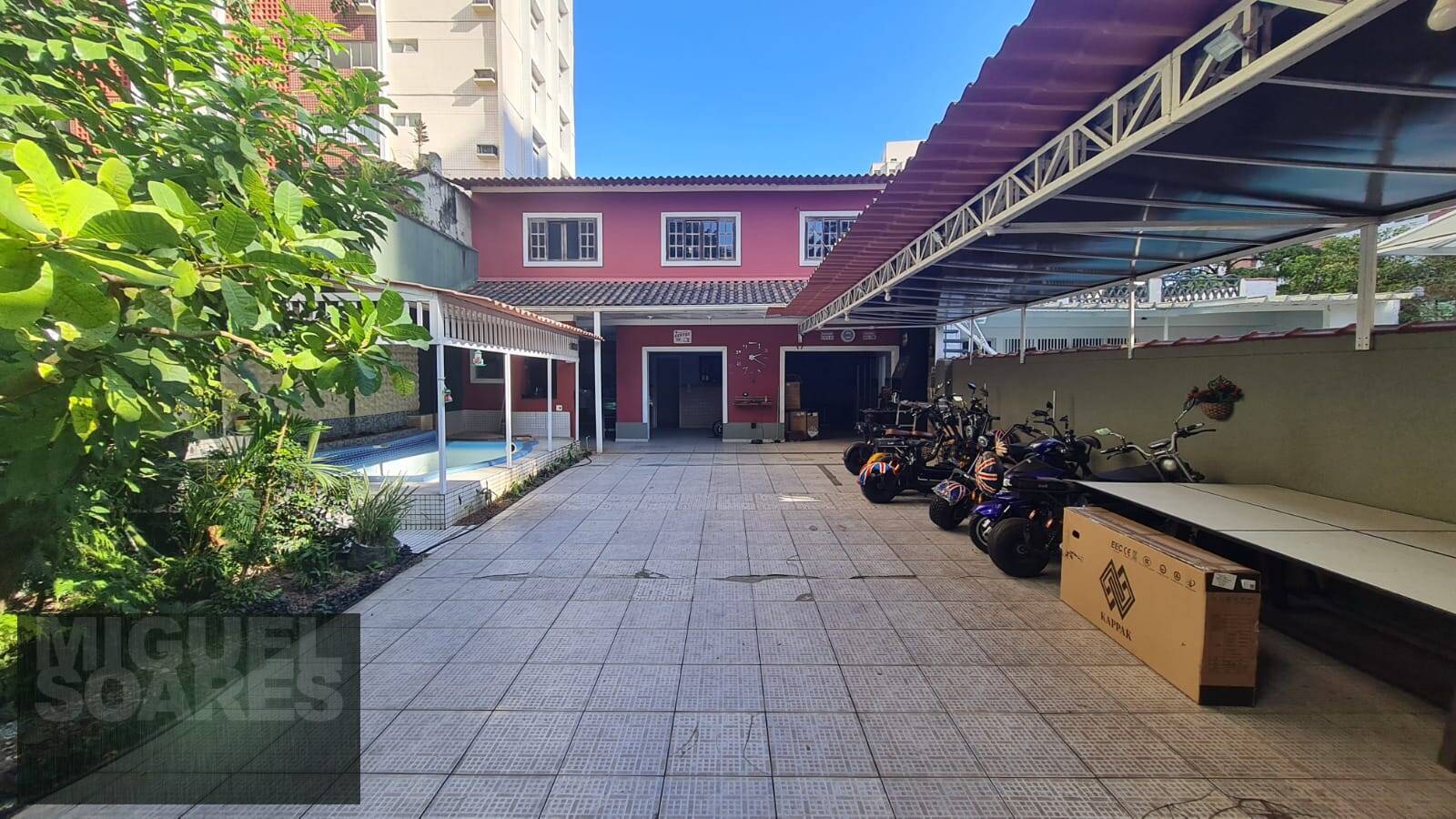 Casa à venda com 3 quartos, 284m² - Foto 14