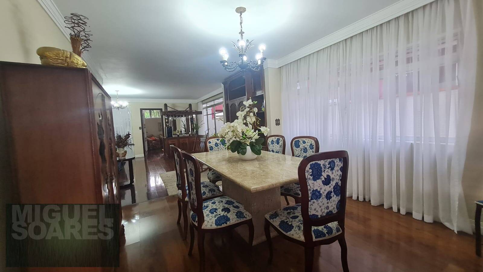 Casa à venda com 4 quartos, 320m² - Foto 6