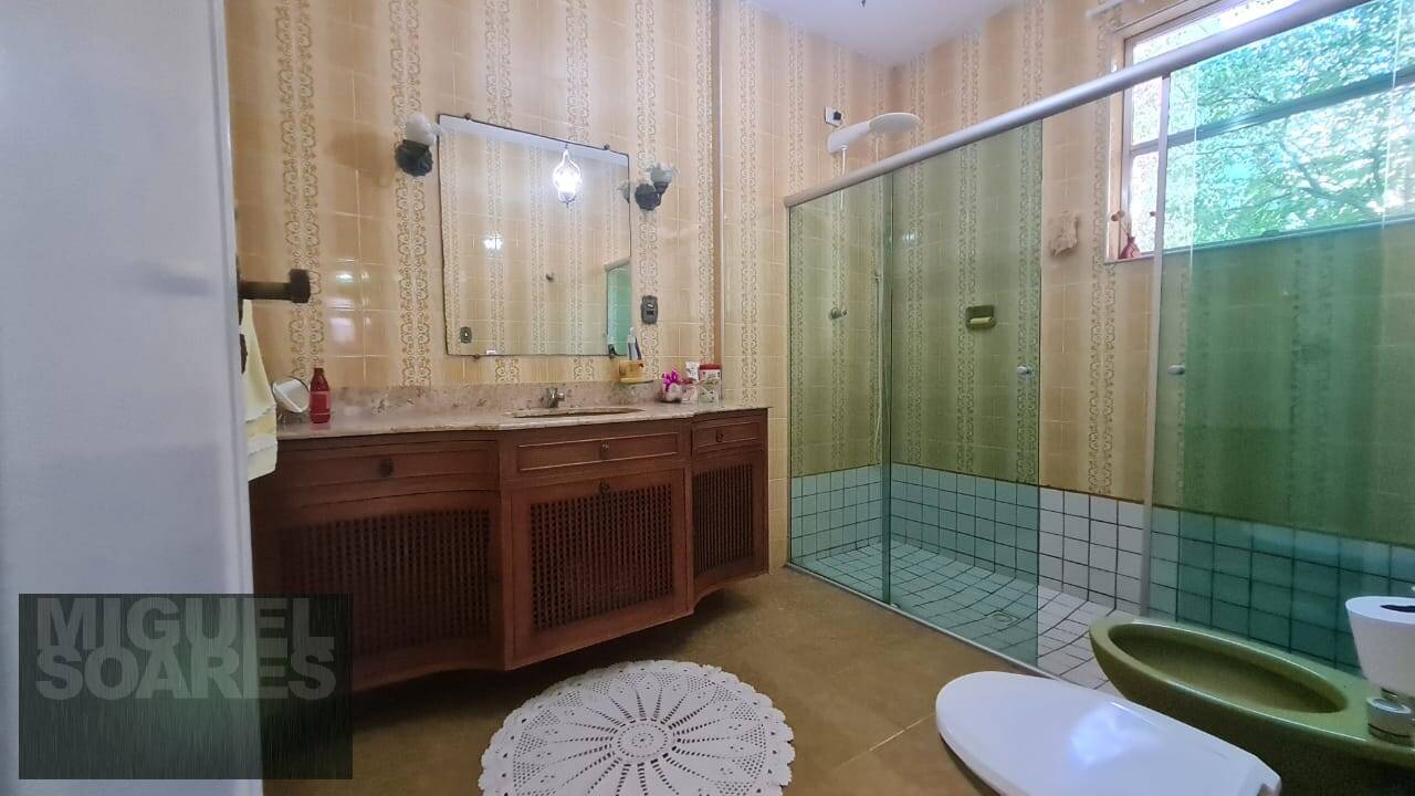 Casa à venda com 4 quartos, 320m² - Foto 28