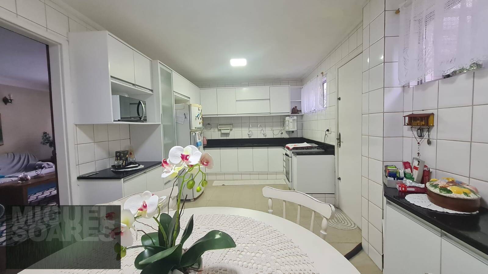 Casa à venda com 4 quartos, 320m² - Foto 19