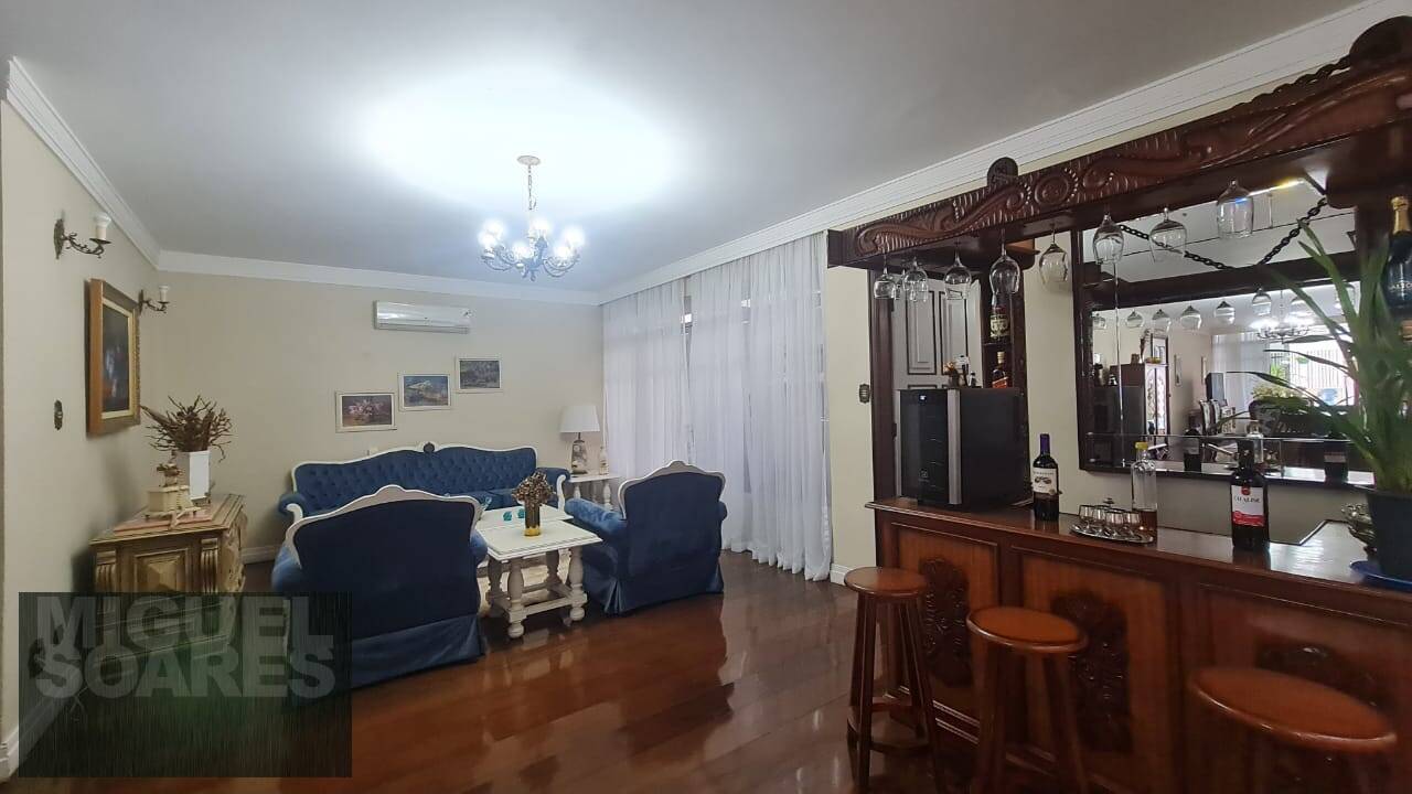 Casa à venda com 4 quartos, 320m² - Foto 12