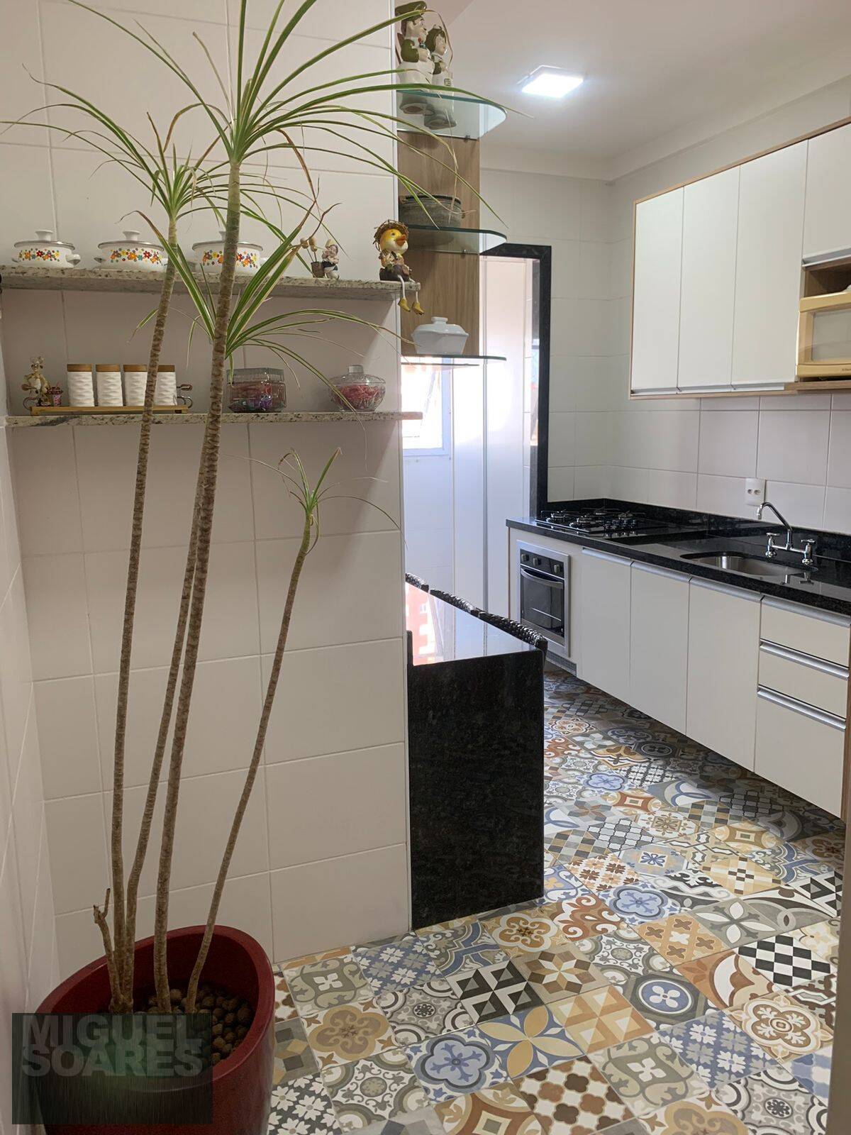 Apartamento à venda com 3 quartos, 98m² - Foto 4