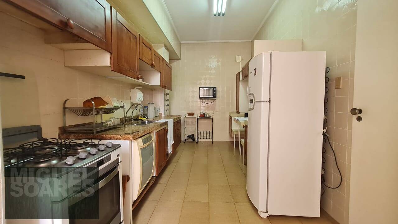 Apartamento à venda com 3 quartos, 198m² - Foto 9