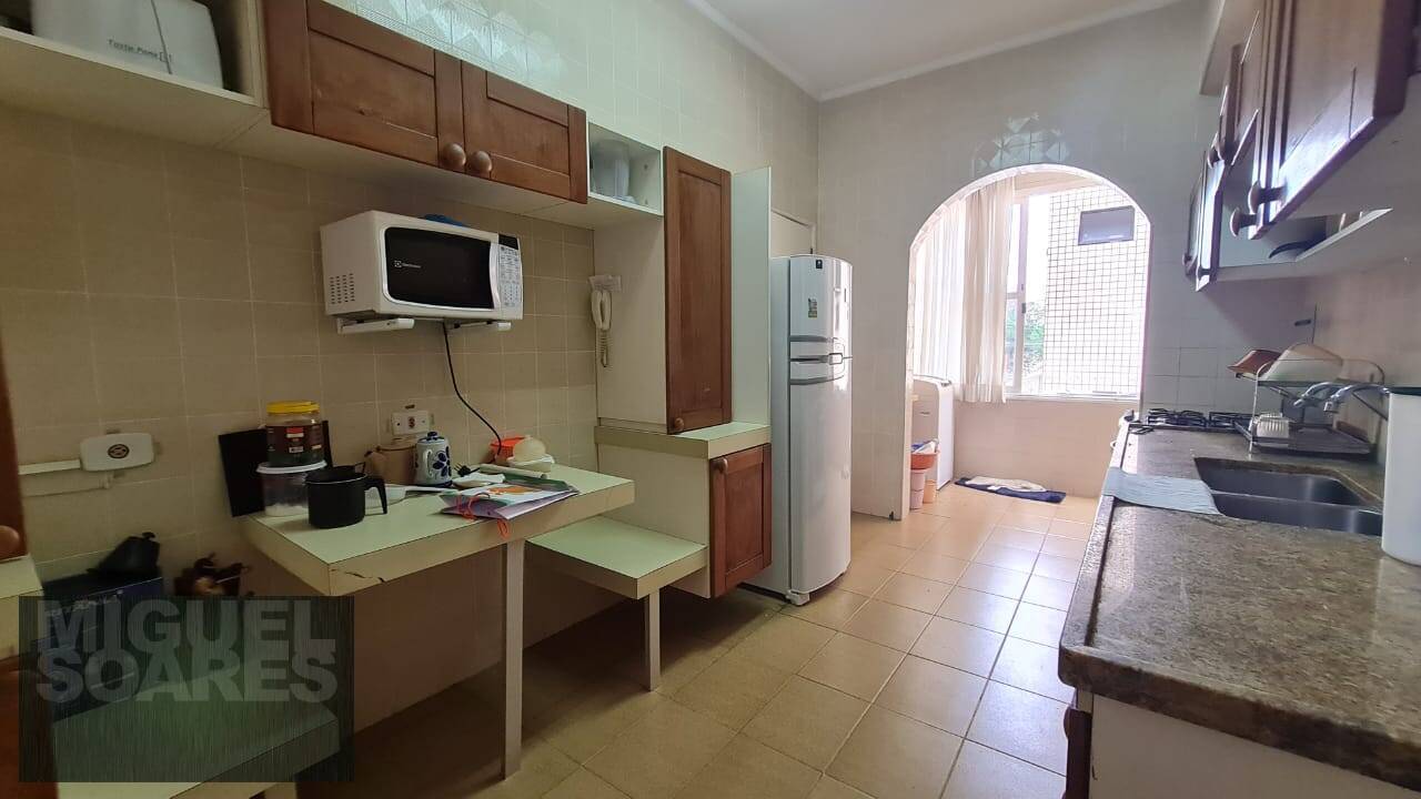 Apartamento à venda com 3 quartos, 198m² - Foto 8