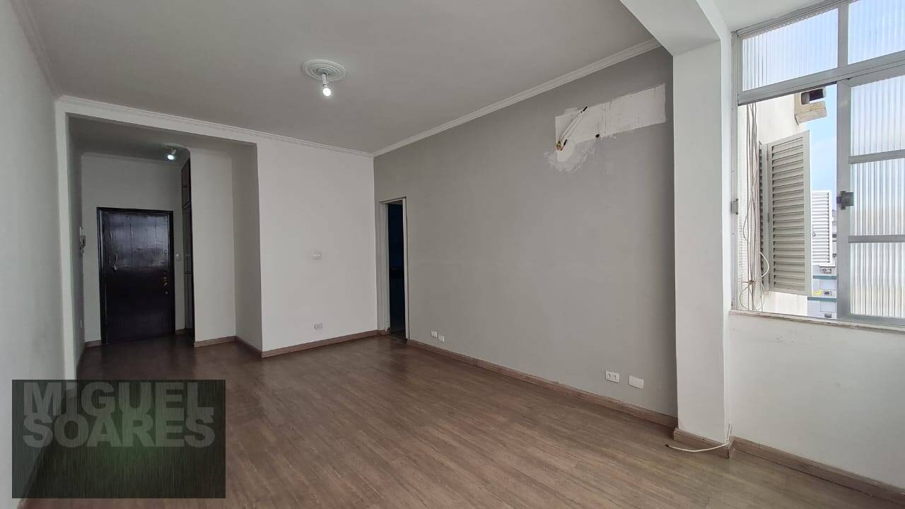 Apartamento à venda com 3 quartos, 111m² - Foto 4