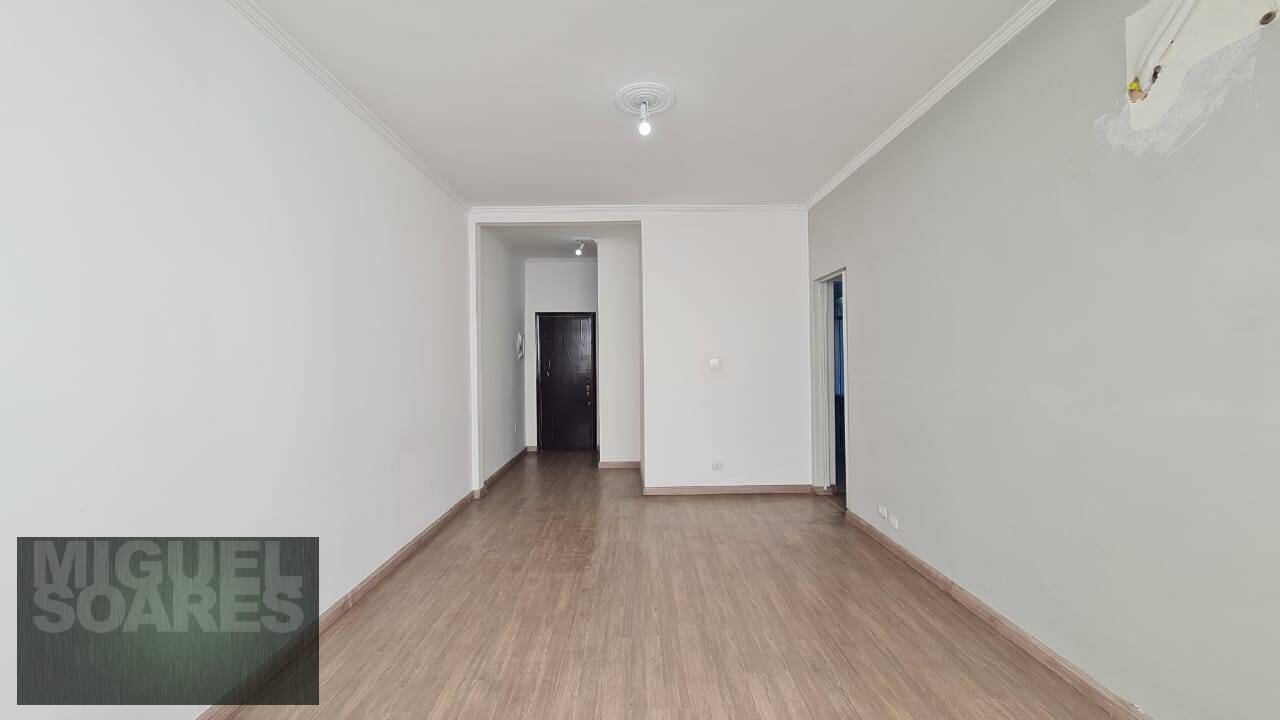 Apartamento à venda com 3 quartos, 111m² - Foto 2