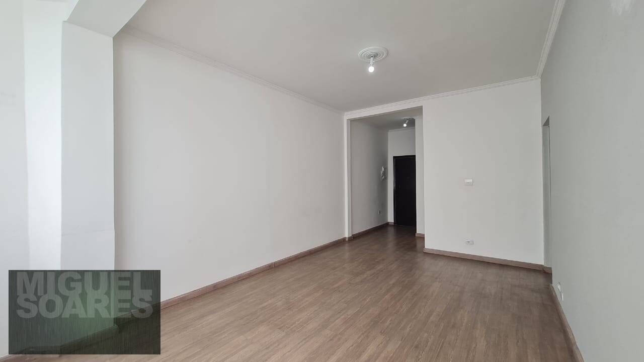 Apartamento à venda com 3 quartos, 111m² - Foto 3