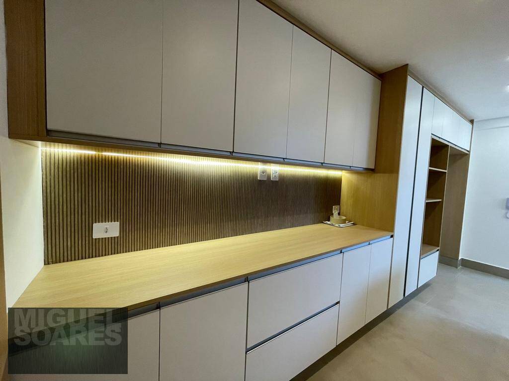 Apartamento à venda com 3 quartos, 174m² - Foto 9