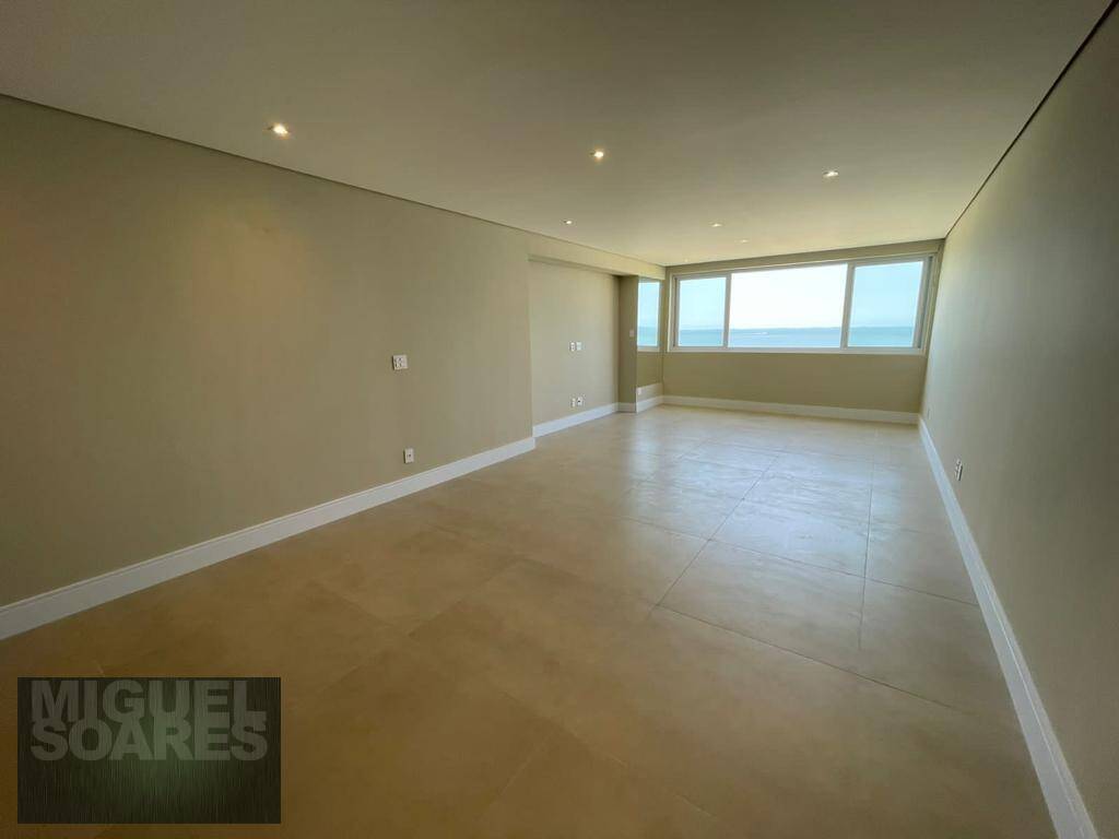 Apartamento à venda com 3 quartos, 174m² - Foto 1