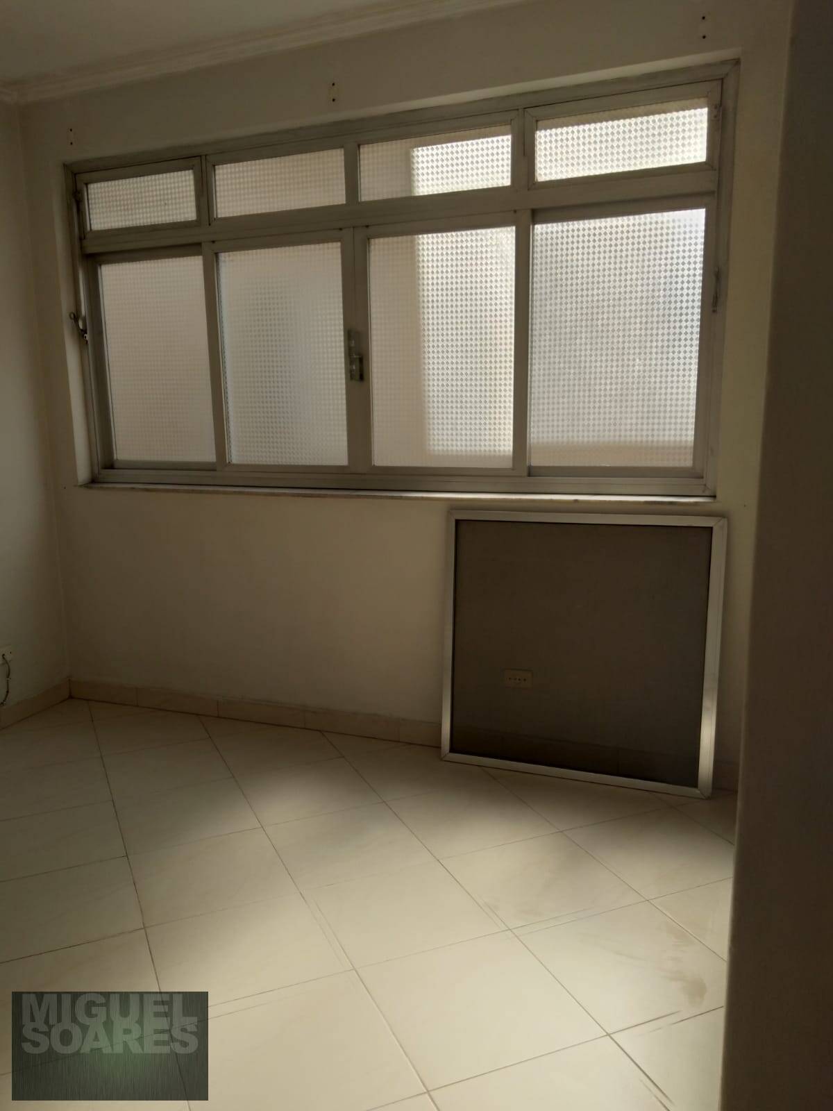 Apartamento à venda com 2 quartos, 94m² - Foto 2