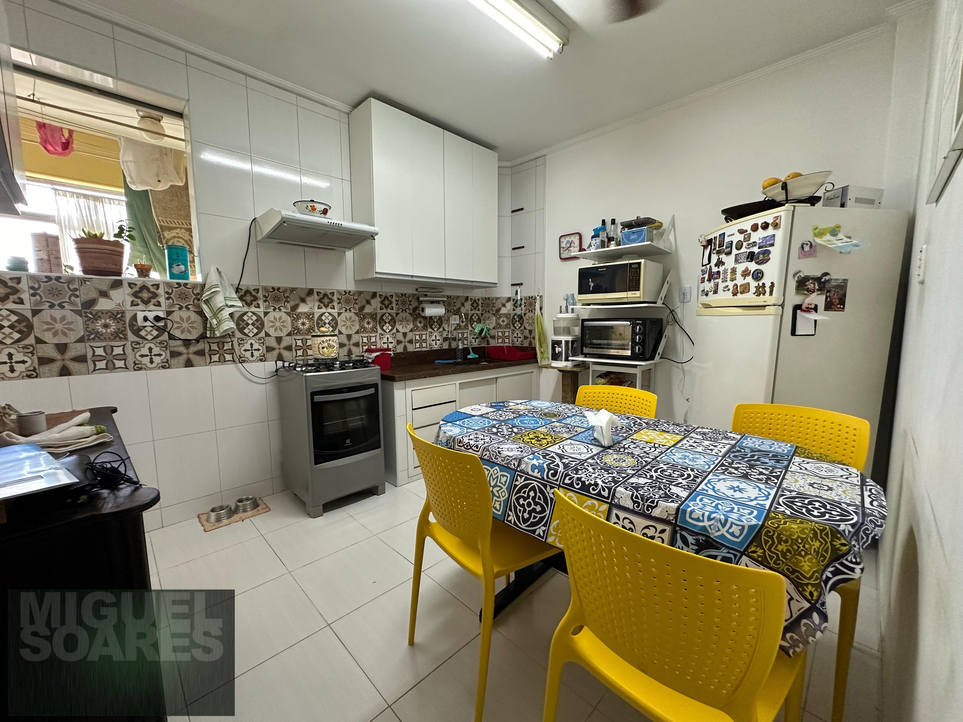 Apartamento à venda com 2 quartos, 75m² - Foto 3