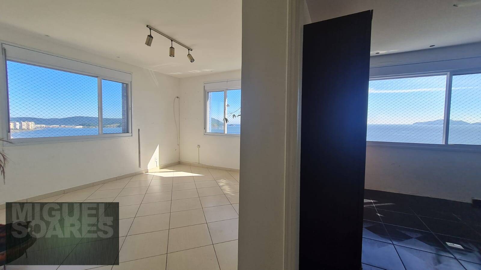 Apartamento à venda com 1 quarto, 55m² - Foto 1