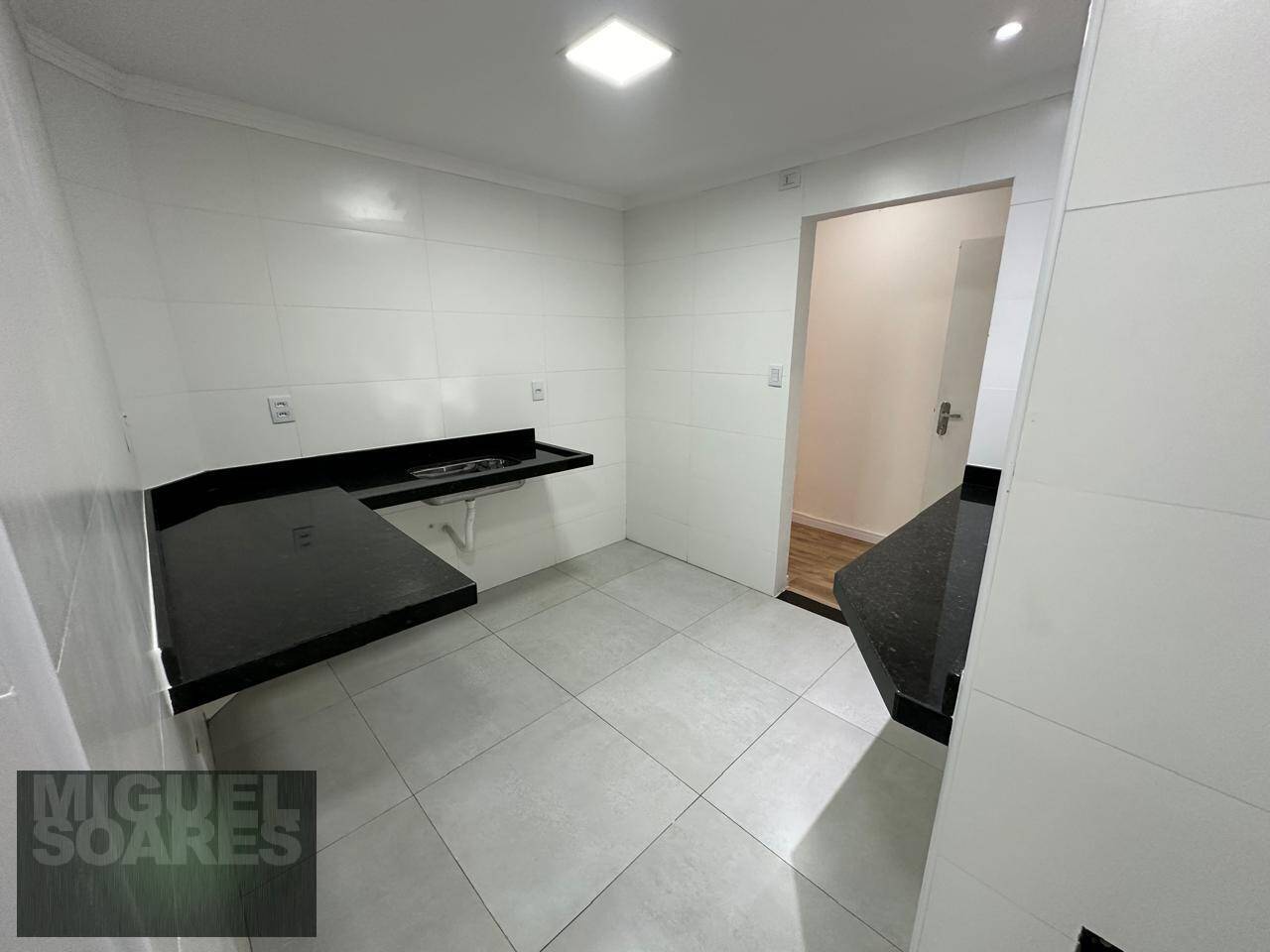 Apartamento à venda com 1 quarto, 55m² - Foto 12