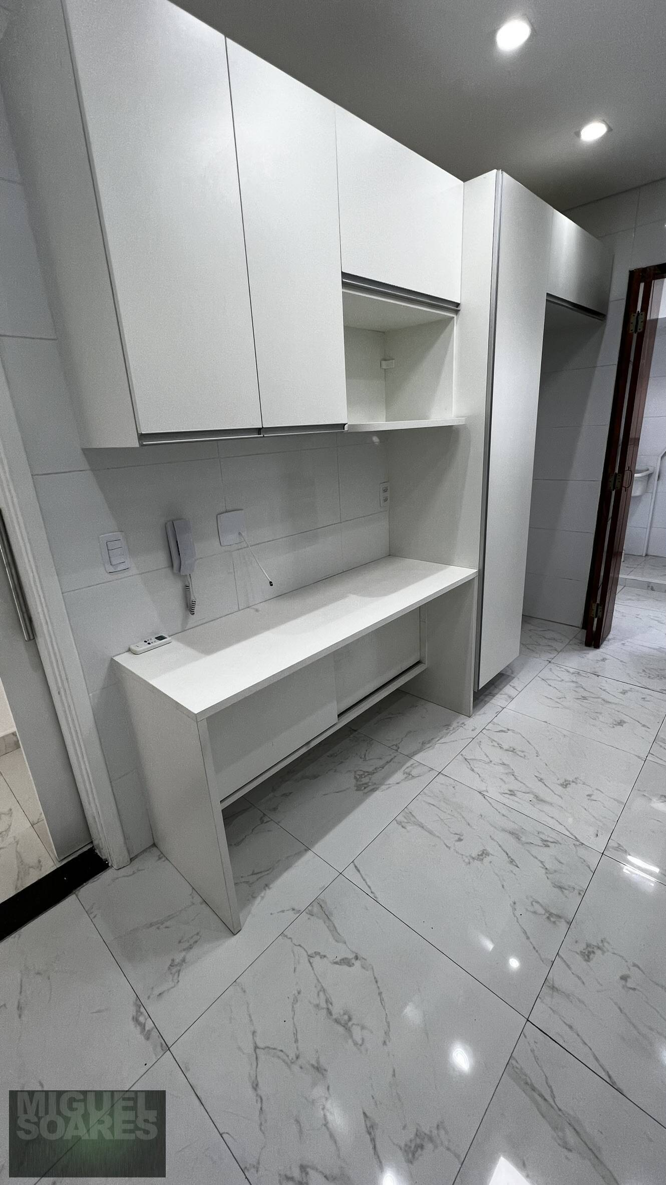 Apartamento à venda com 2 quartos, 70m² - Foto 6