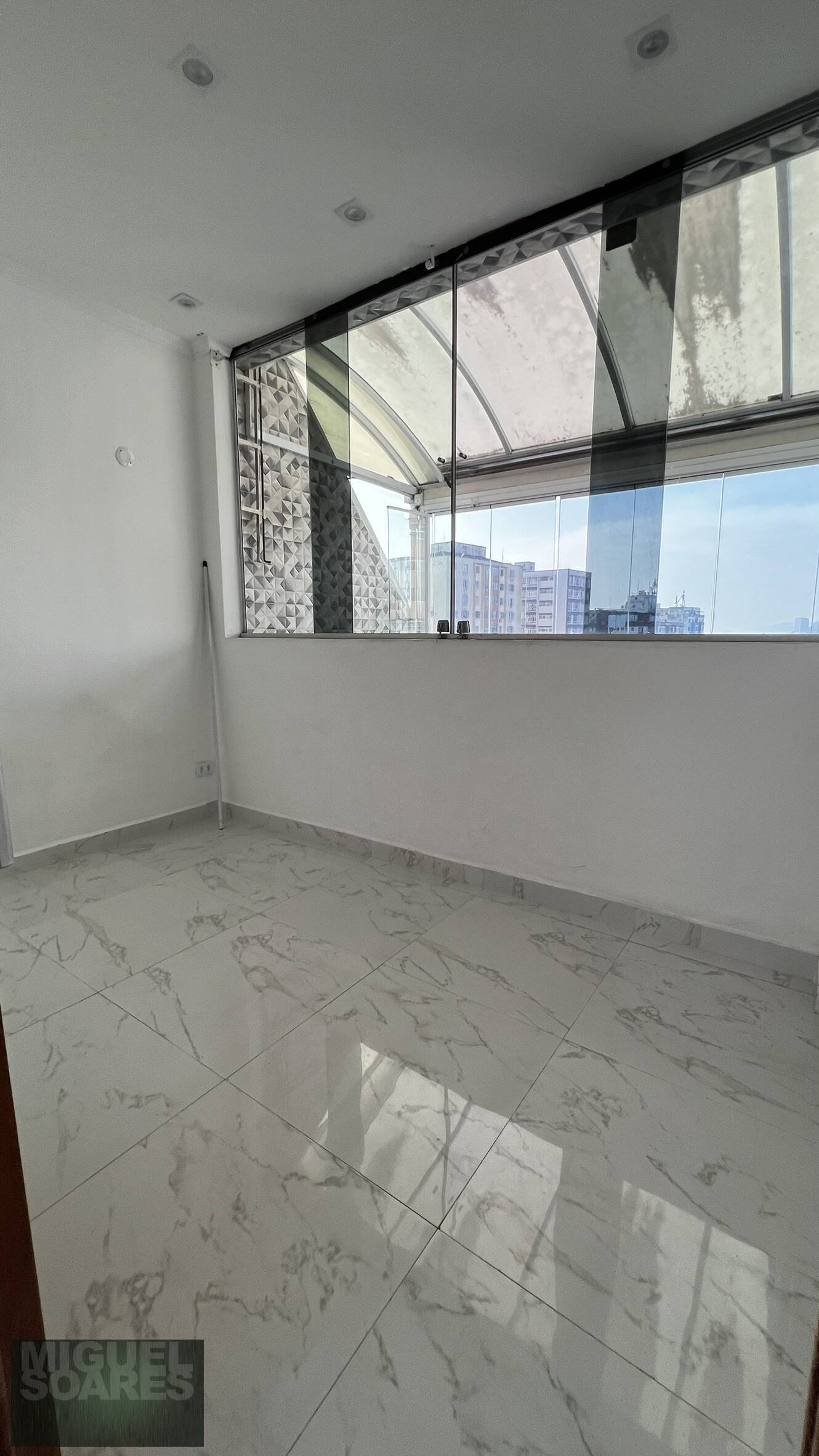 Apartamento à venda com 2 quartos, 70m² - Foto 16