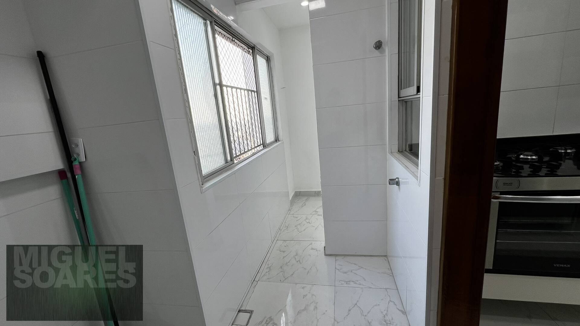 Apartamento à venda com 2 quartos, 70m² - Foto 24