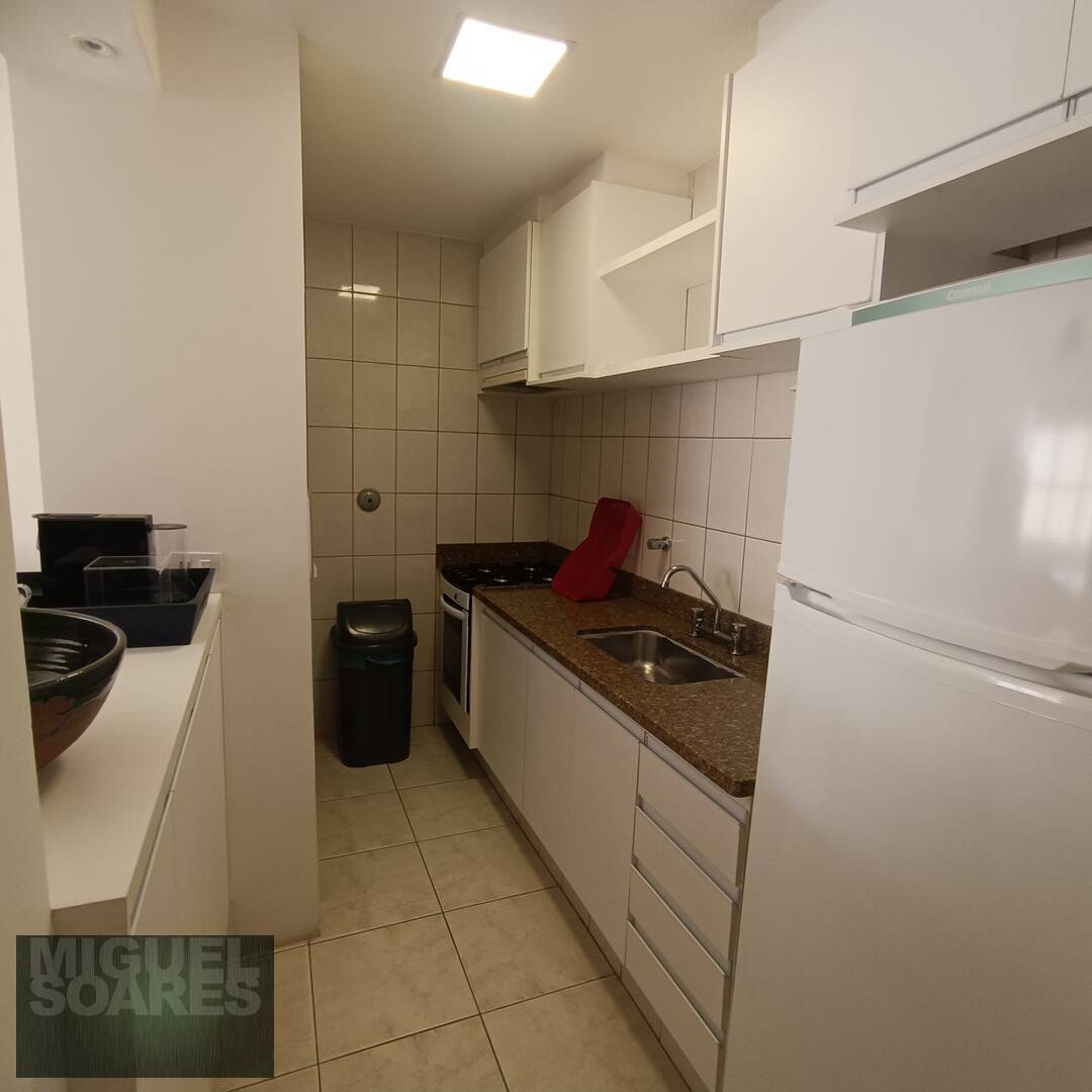 Apartamento para alugar com 2 quartos, 65m² - Foto 15