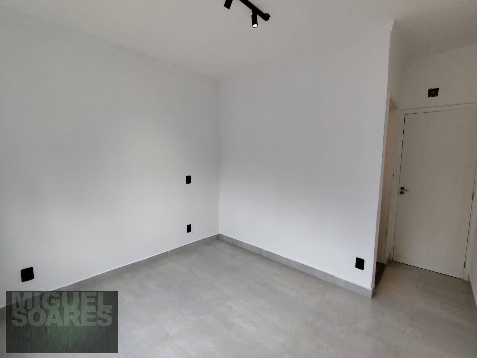 Apartamento à venda com 2 quartos, 60m² - Foto 13