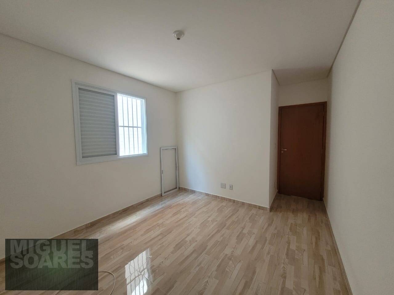 Casa à venda com 2 quartos, 70m² - Foto 6