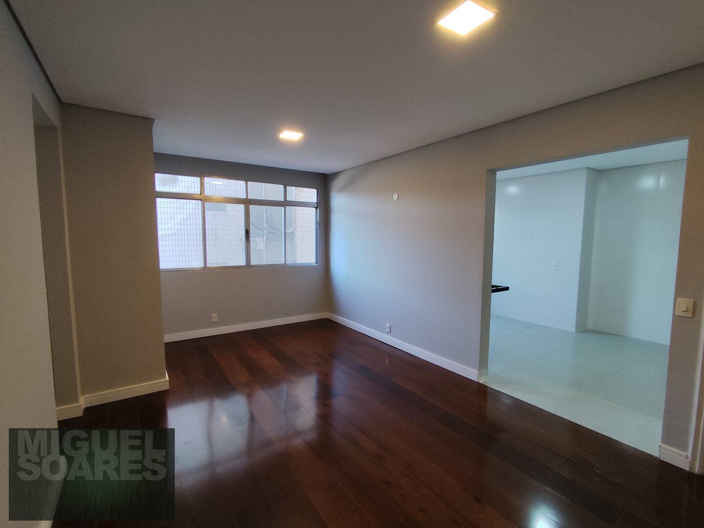 Apartamento à venda com 2 quartos, 90m² - Foto 3