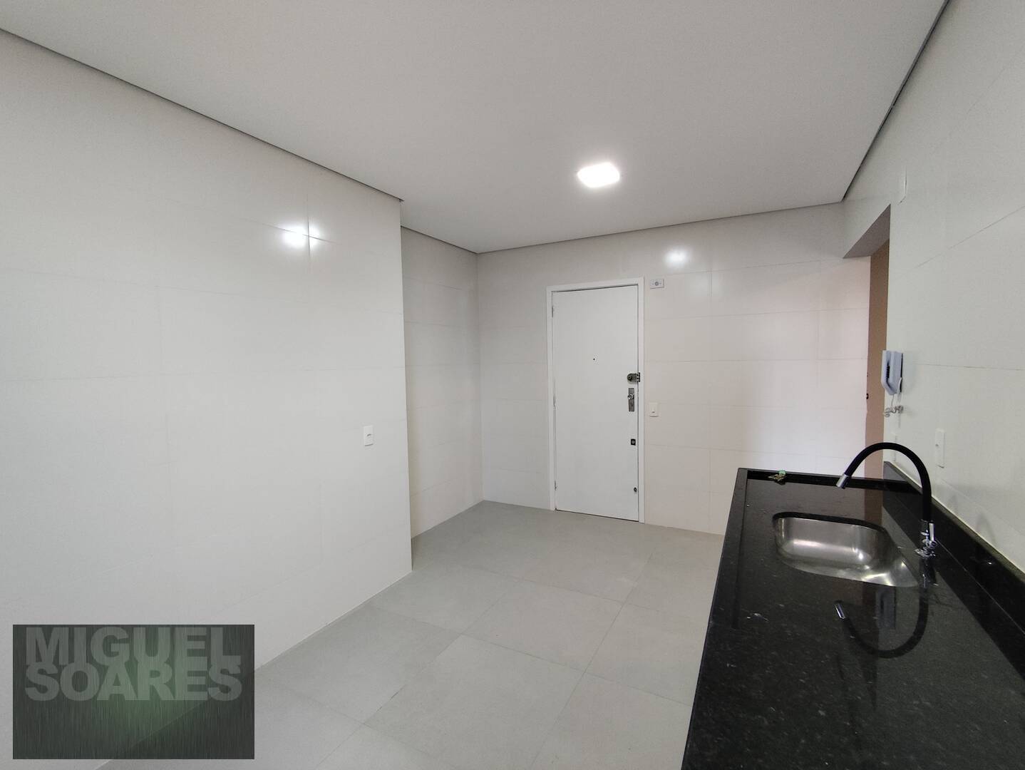 Apartamento à venda com 2 quartos, 90m² - Foto 11